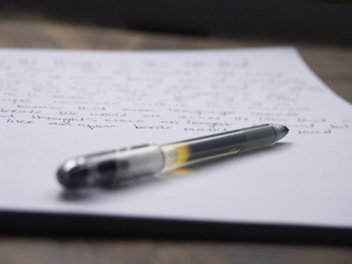 writing-1560276-640x480